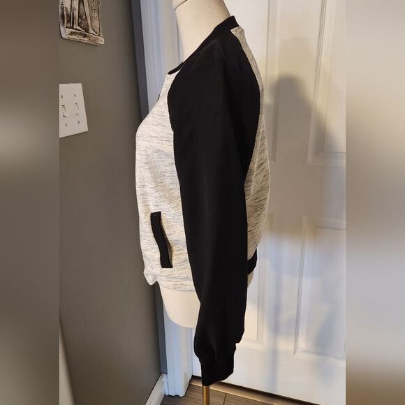 Banana Republic Bomber style jacket - Size Medium - Picture 7 of 8